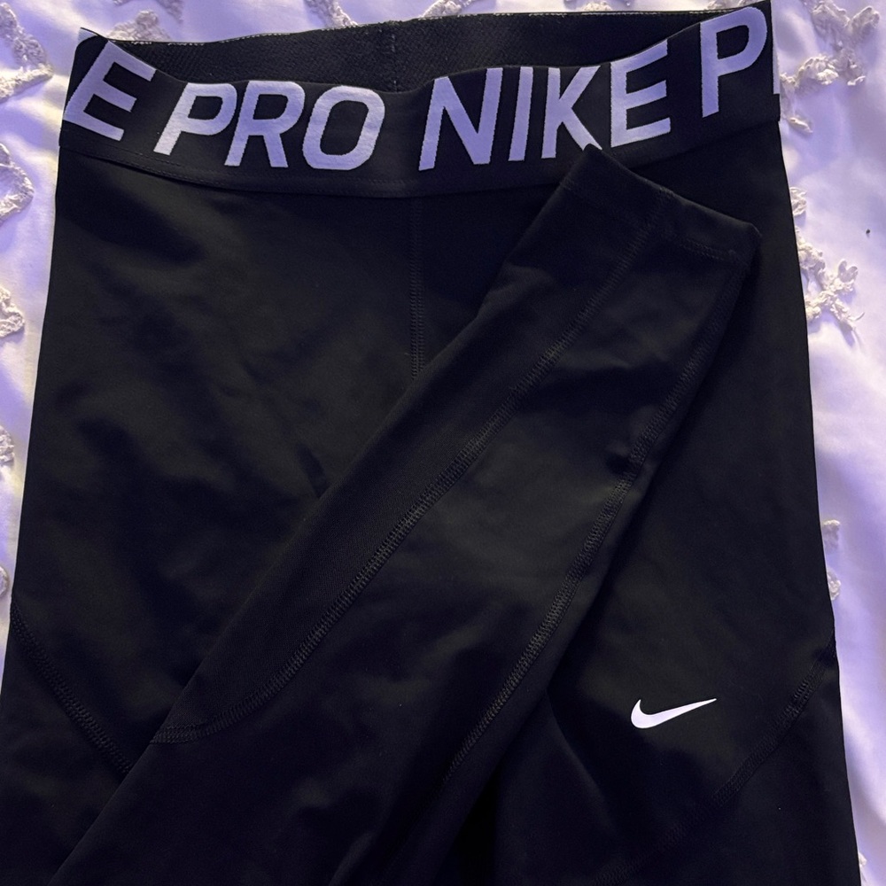 Nike Pro women’s black Leggings